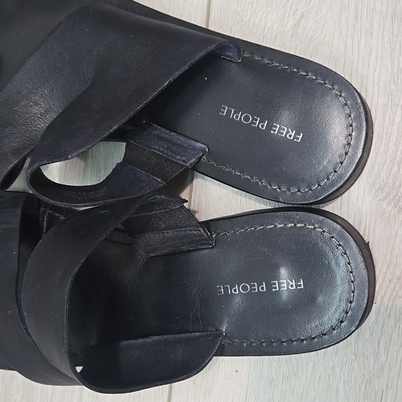 Free People Women Abilene Loop Toe Leather Boho Sandals Flats Shoes Sz 39/8.5-9 - Picture 7 of 12